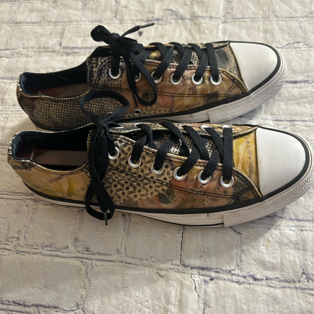 CONVERSE CHUCK TAYLOR ALL STAR DIGITAL FLORAL LACE UP WOMEN’S LOW SNEAKERS 8.5M